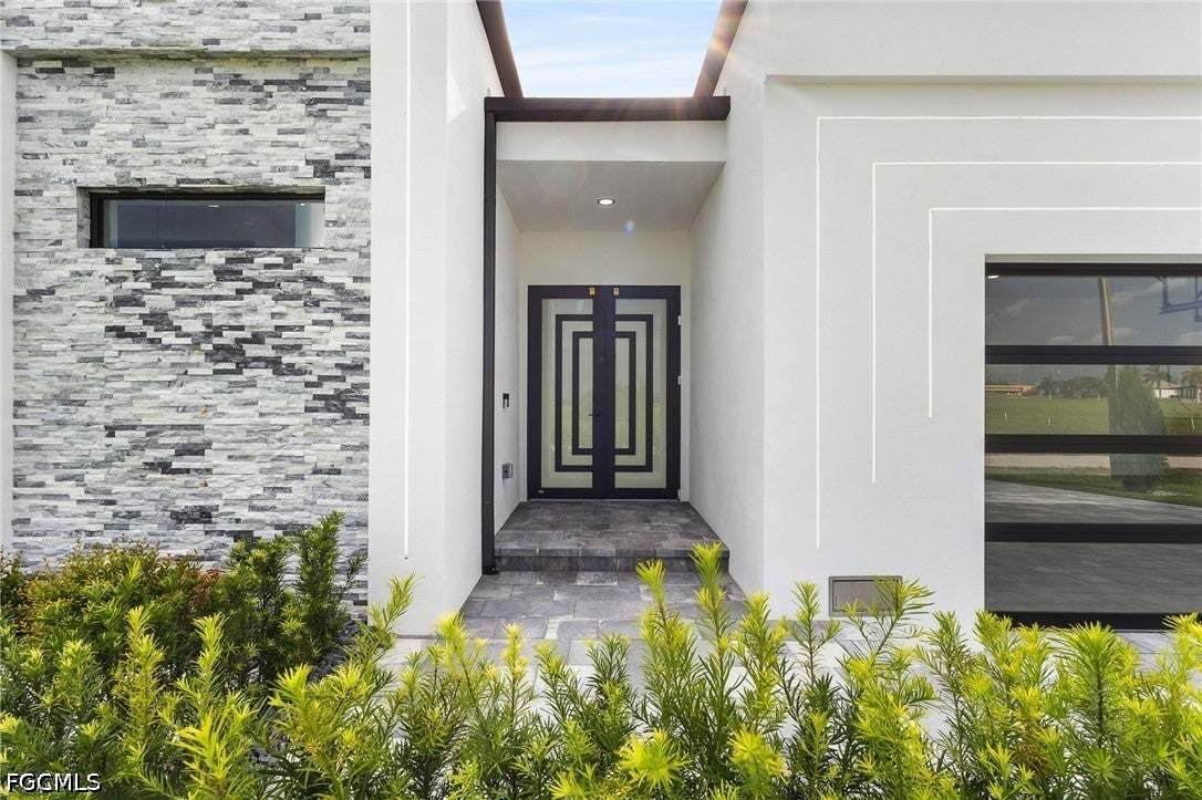 806 NW 33 Ave, Cape Coral, FL 33993 photo