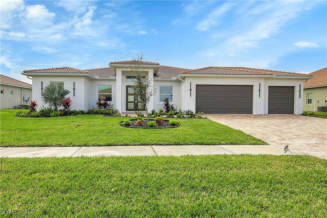 18716 Ensenada Dr, Naples, FL 34114 photo
