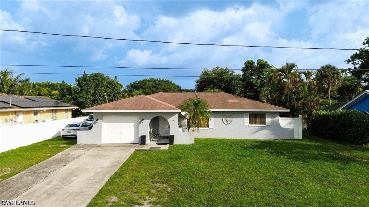 4636 25 Ave, Naples, FL 34116