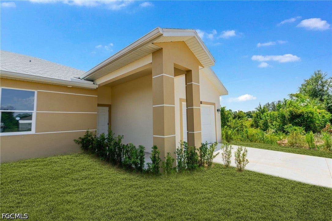 352 Pullman St, Lehigh Acres, FL 33974 photo