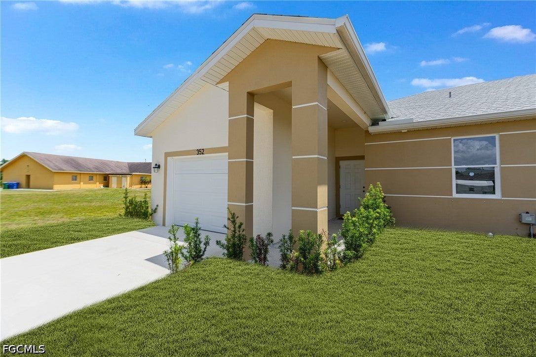 352 Pullman St, Lehigh Acres, FL 33974 photo