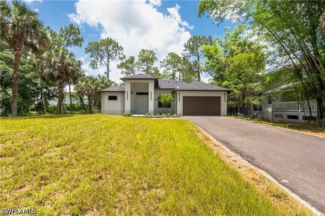 1061 20 Ave, Naples, FL 34120