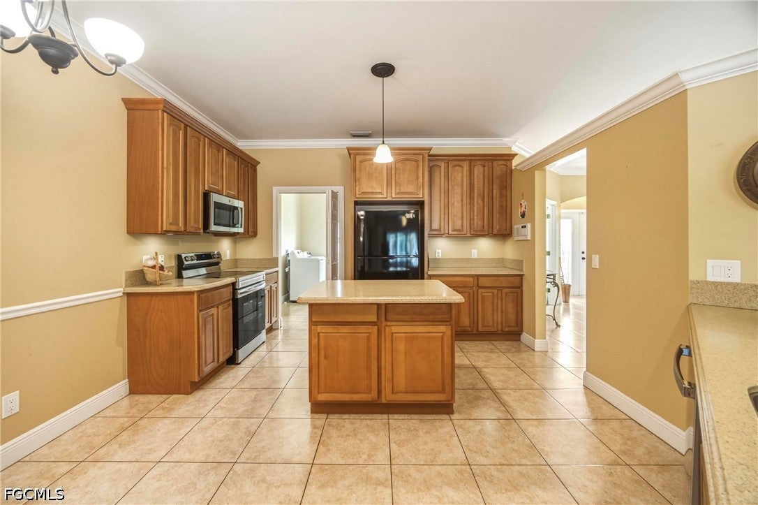 3512 SW 17 Pl, Cape Coral, FL 33914 photo