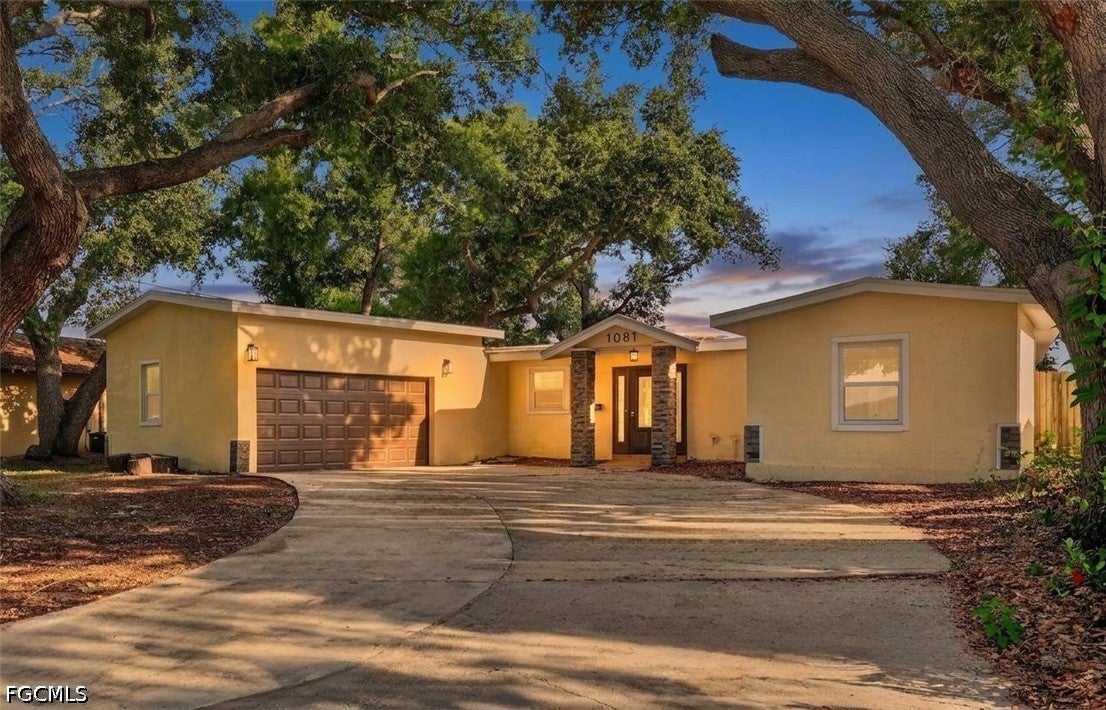 1081 55 Terrace, Saint Petersburg, FL 33705 photo
