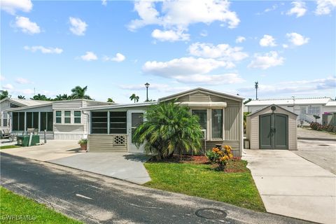 Condominium in Fort Myers FL 11641 Cardiff Drive.jpg