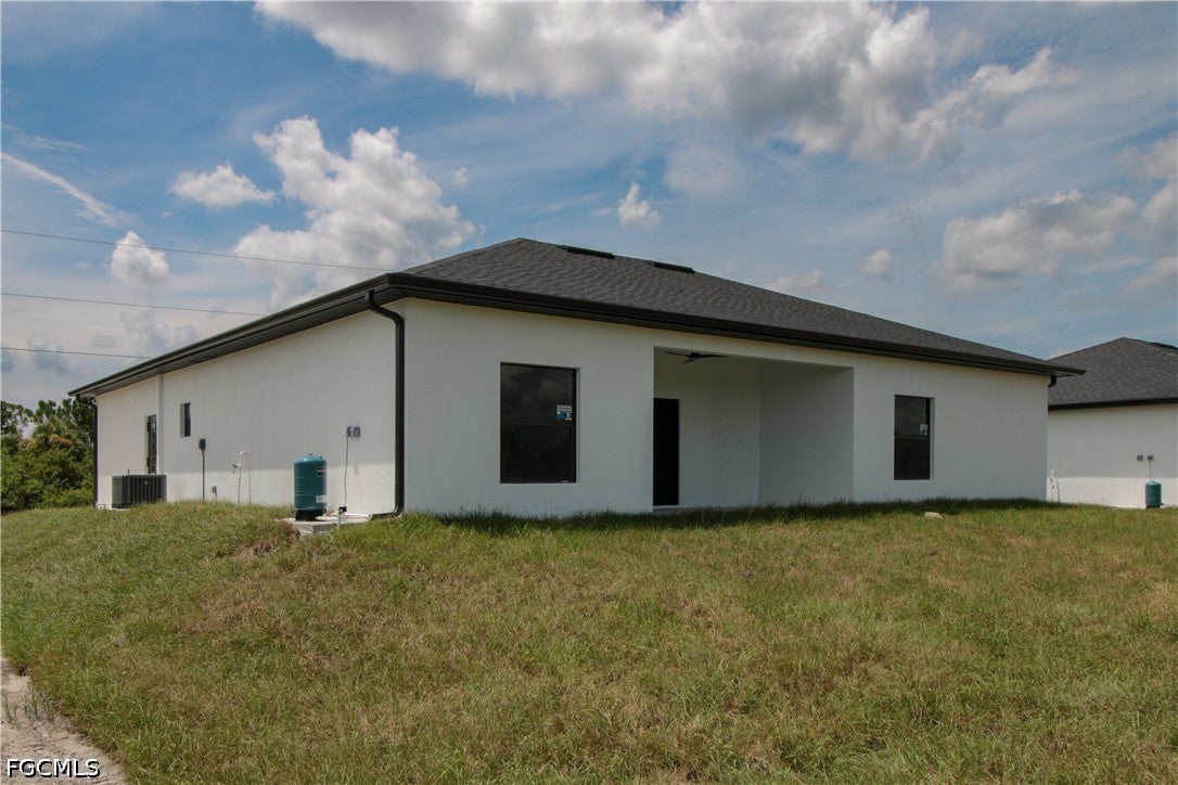 945 Commodore St, Lehigh Acres, FL 33974 photo