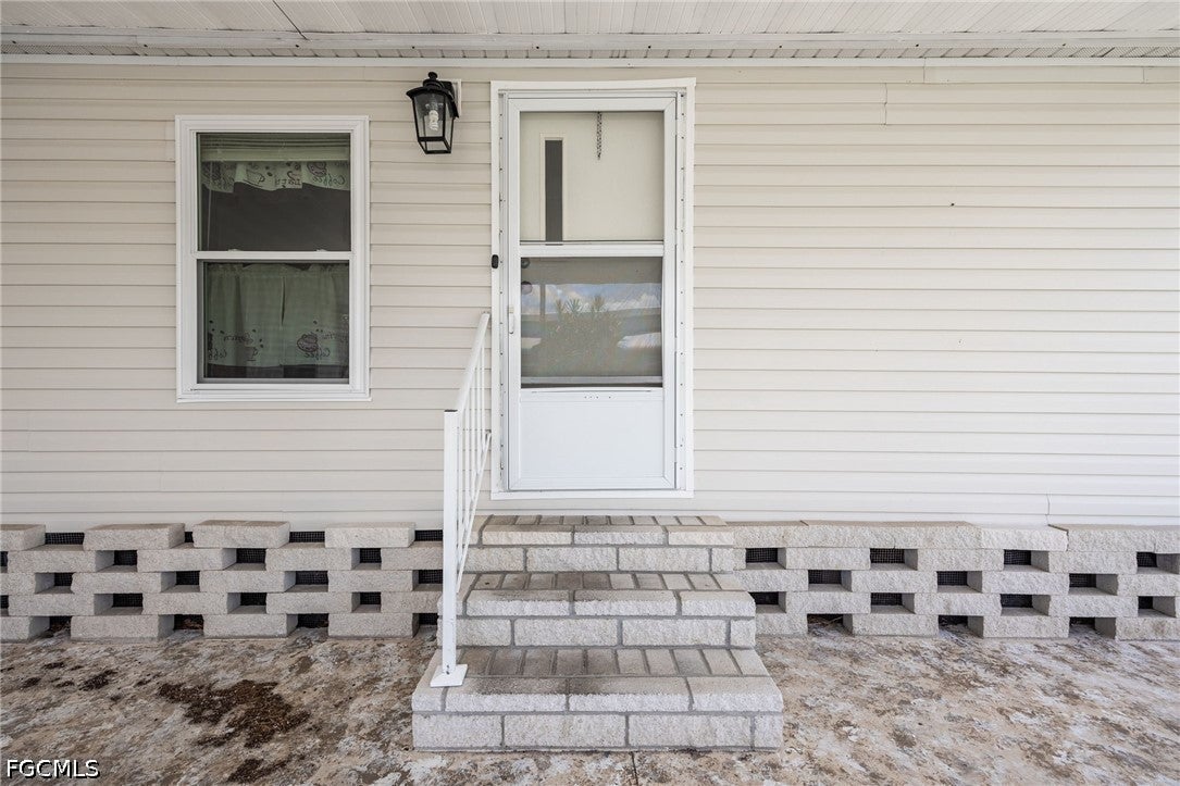 370 Nicklaus Blvd, North Fort Myers, FL 33903 photo