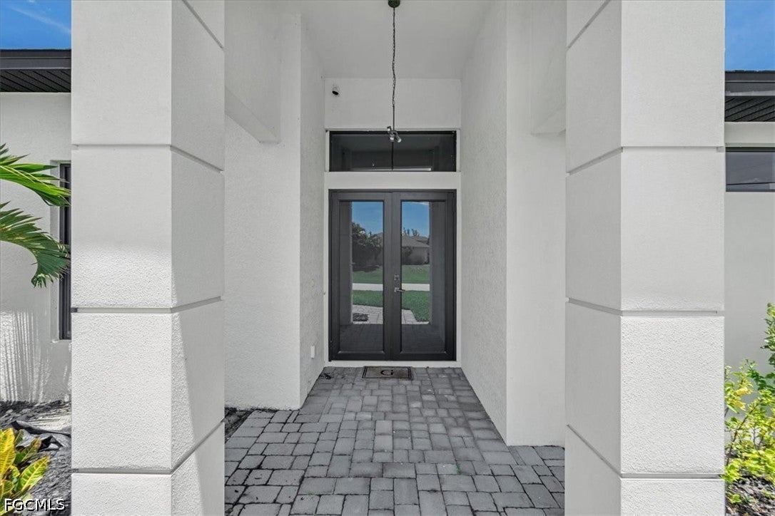 1419 SW 21 Ave, Cape Coral, FL 33991 photo
