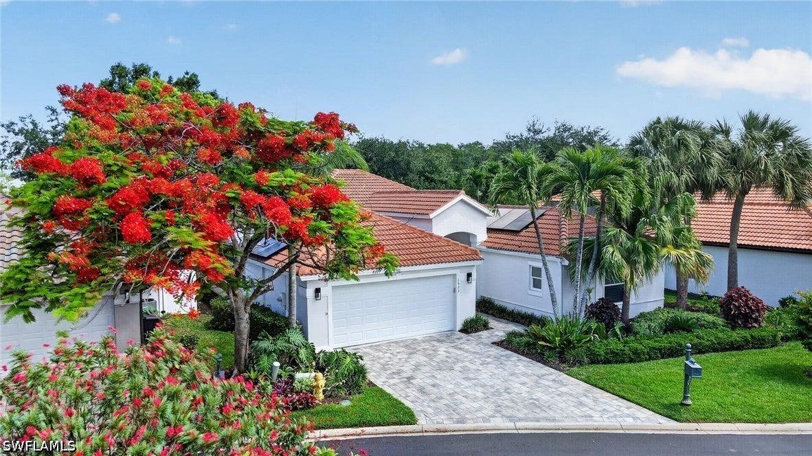 1523 Whispering Oaks Cir, Naples, FL 34110