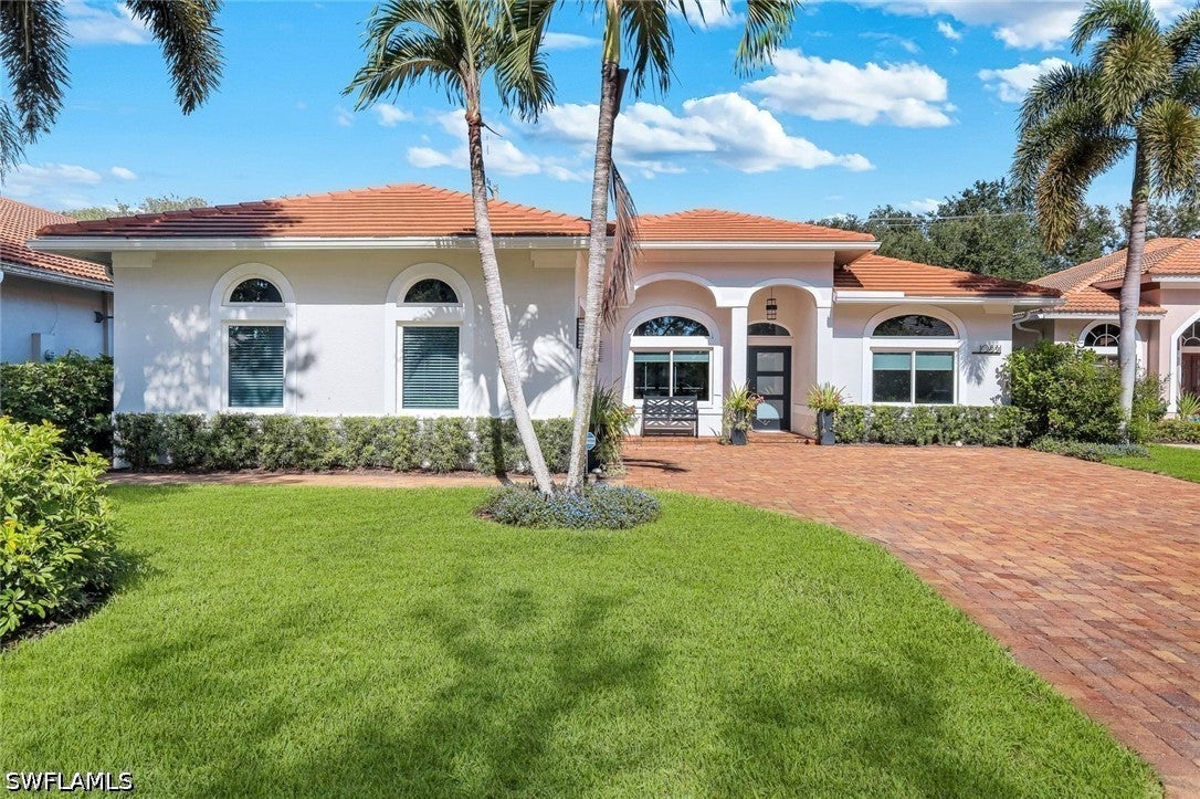 10831 Fieldfair Dr, Naples, FL 34119