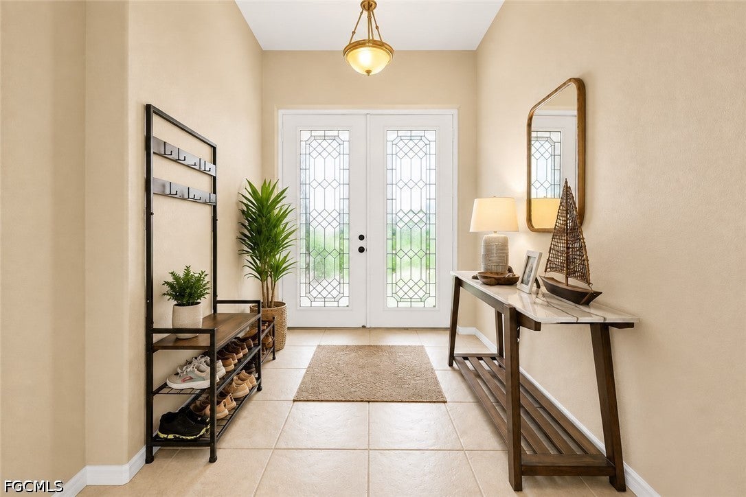 2909 SW 38 St, Cape Coral, FL 33914 photo