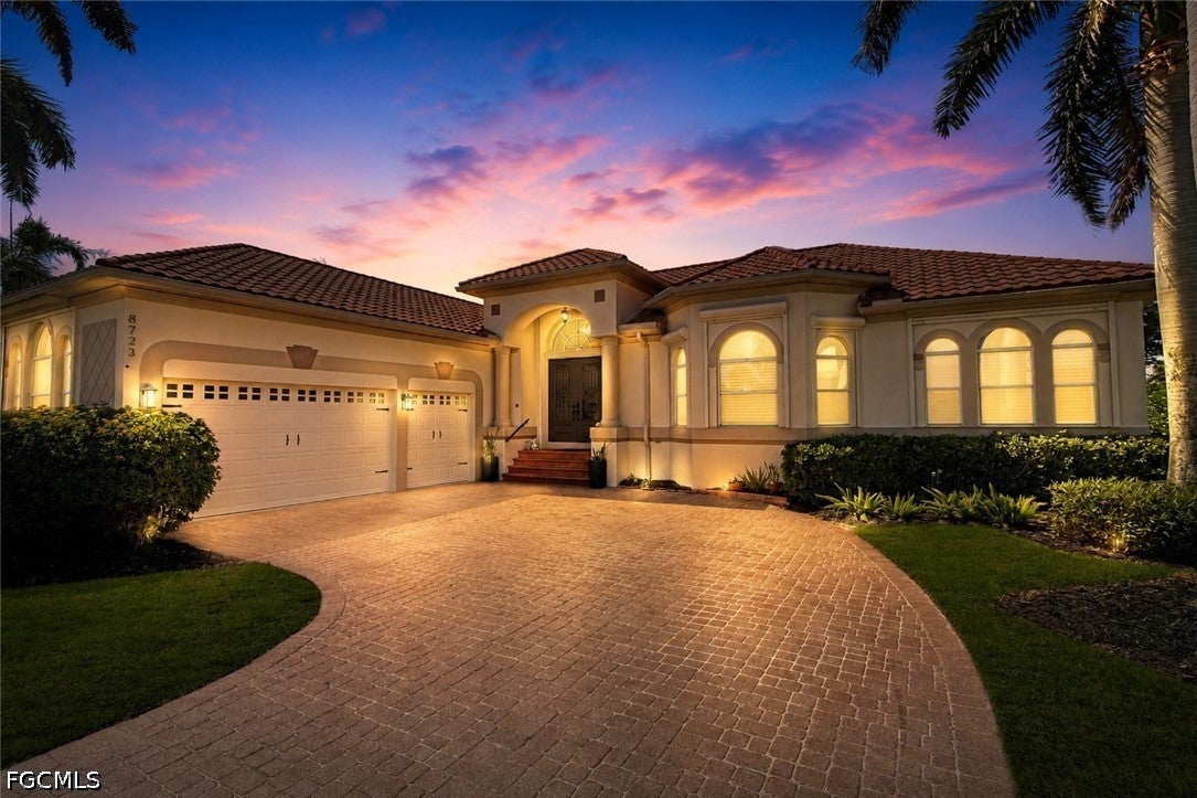 8723 S Lake Cir, Fort Myers, FL 33908 photo