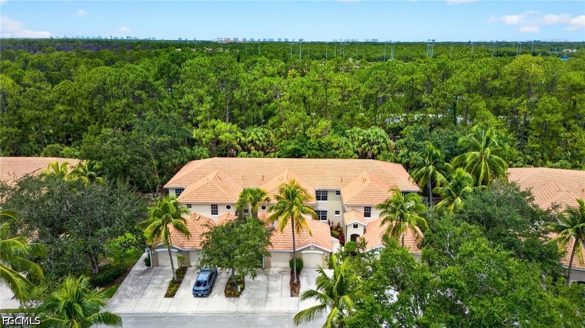 1672 Tarpon Bay Dr, Naples, FL 34119