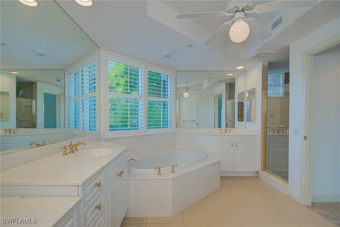 445 Cove Towers Drive 304, Naples, FL 34110 photo