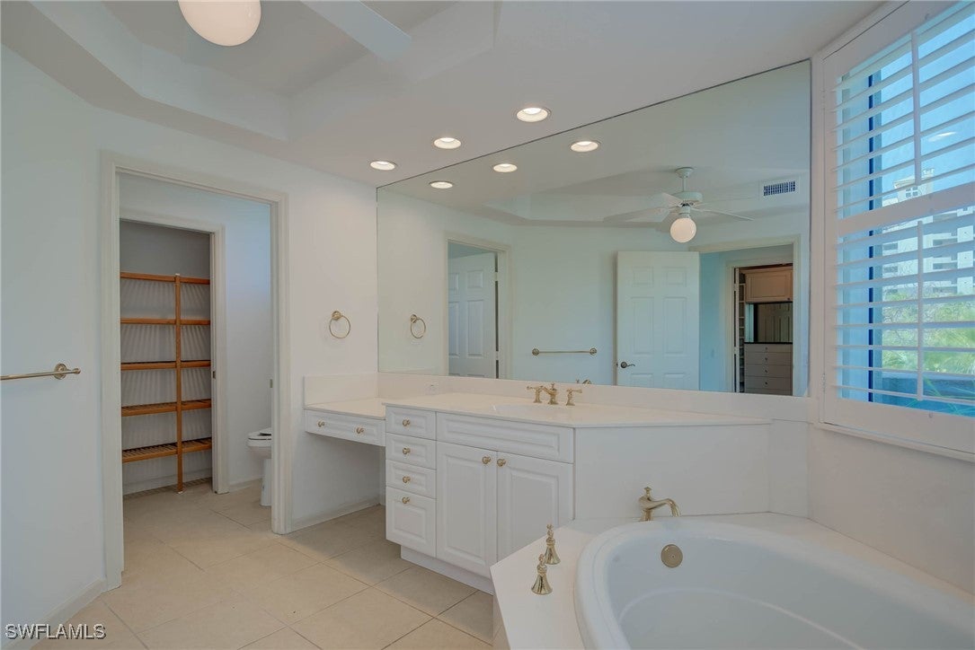 445 Cove Towers Drive 304, Naples, FL 34110 photo