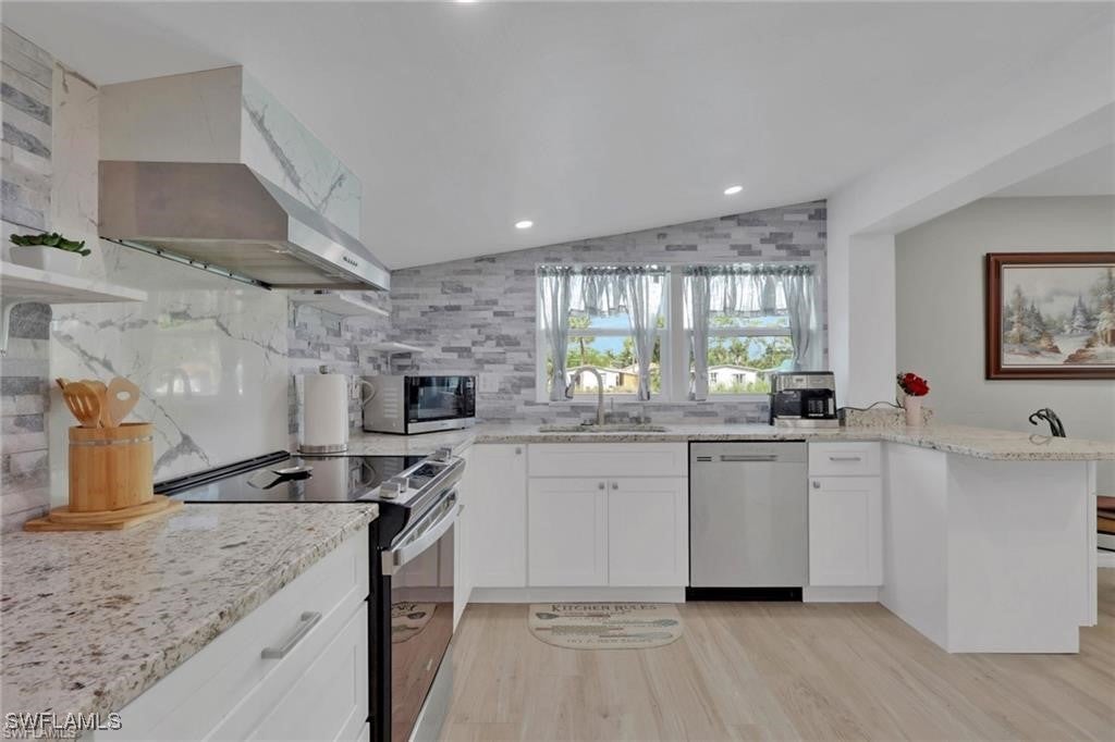 829 107 Ave, Naples, FL 34108