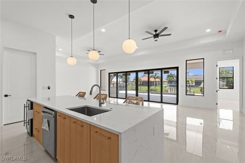 Single Family Residence in Cape Coral FL 2596 Surfside Boulevard.jpg
