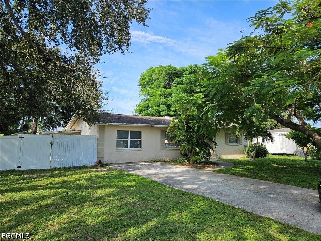 1199 Gramac Dr, North Fort Myers, FL 33917 photo