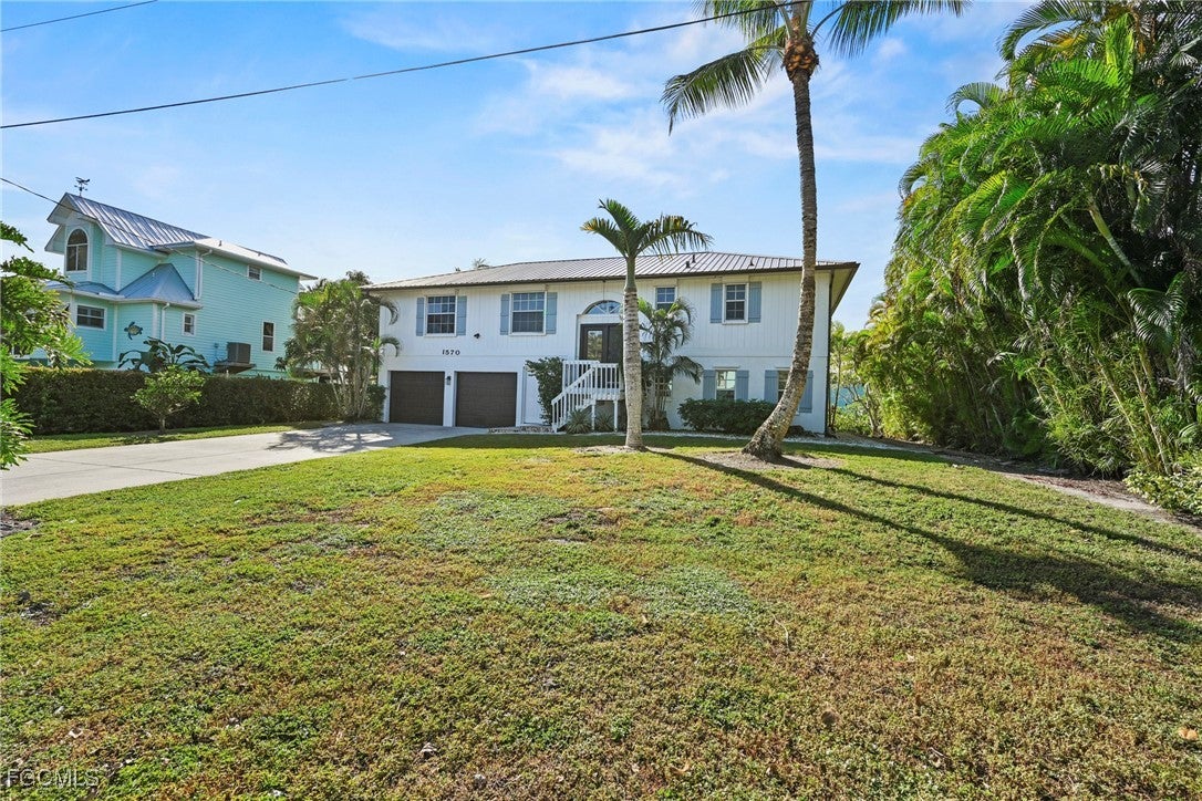 1570 Avion Pl, Naples, FL 34104 photo