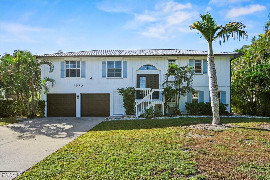 1570 Avion Pl, Naples, FL 34104 photo