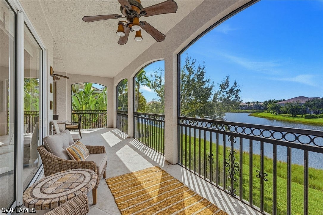 9238 Tesoro Ln, Naples, FL 34114