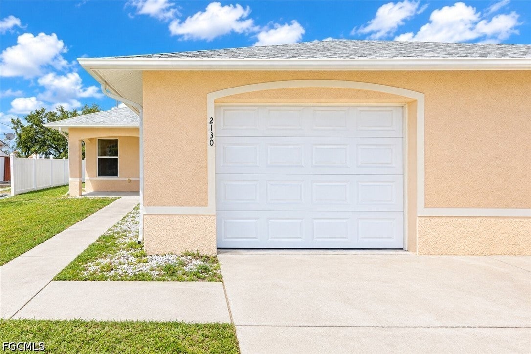 2130 NE 8 Pl, Cape Coral, FL 33909 photo