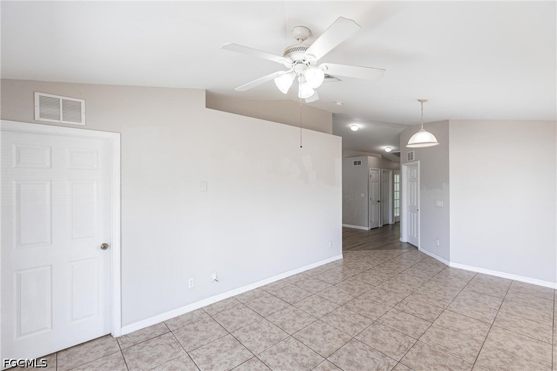 2130 NE 8 Pl, Cape Coral, FL 33909 photo