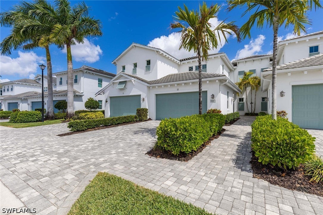 8936 Saint Lucia Dr, Naples, FL 34114