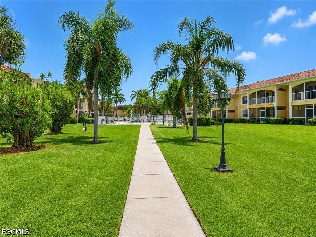 12481 Mcgregor Blvd #17, Fort Myers, FL 33919 photo