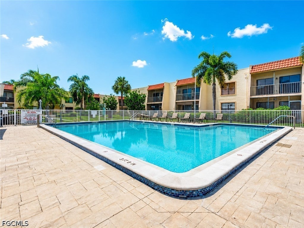 12481 Mcgregor Blvd #17, Fort Myers, FL 33919 photo