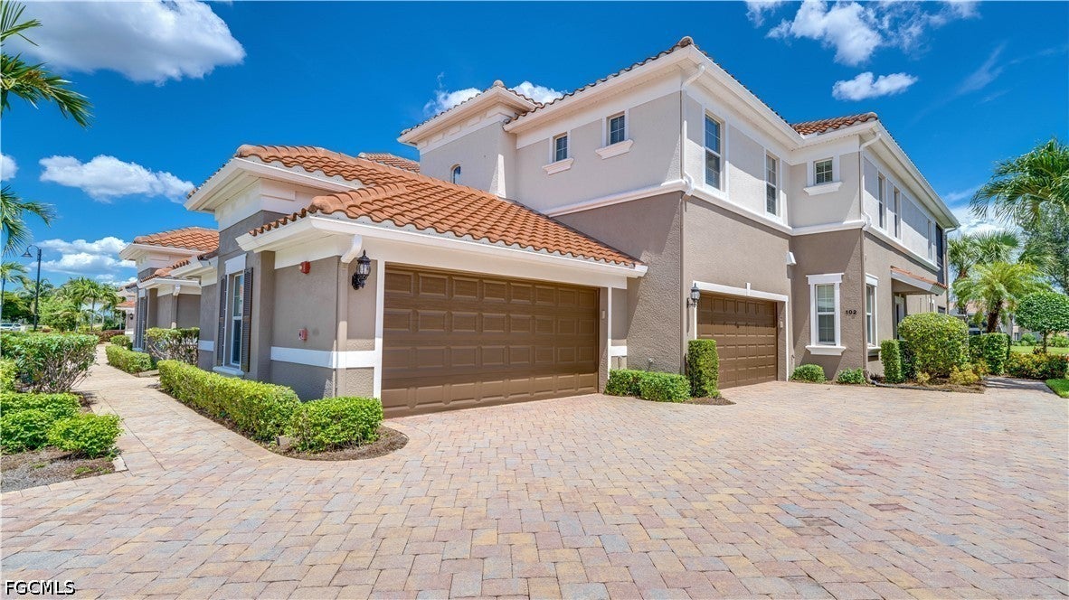 10230 Glastonbury Cir, Fort Myers, FL 33913