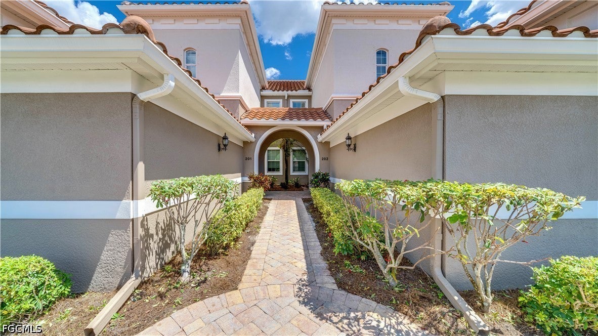 10230 Glastonbury Cir #202, Fort Myers, FL 33913 photo
