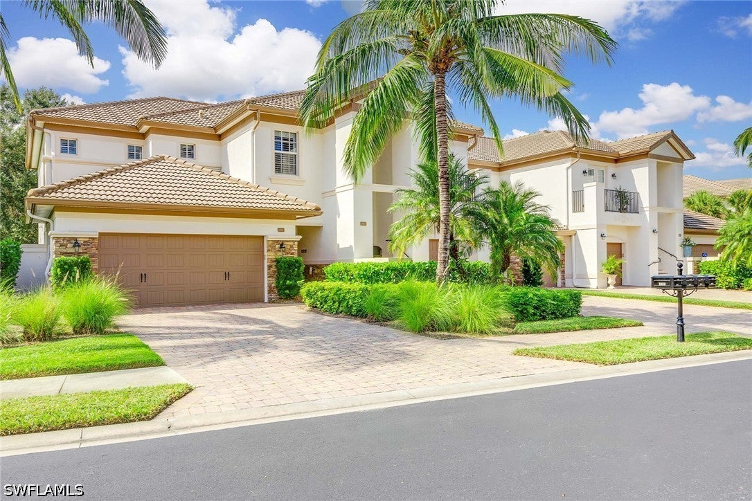 8074 Players Cove Dr, Naples, FL 34113