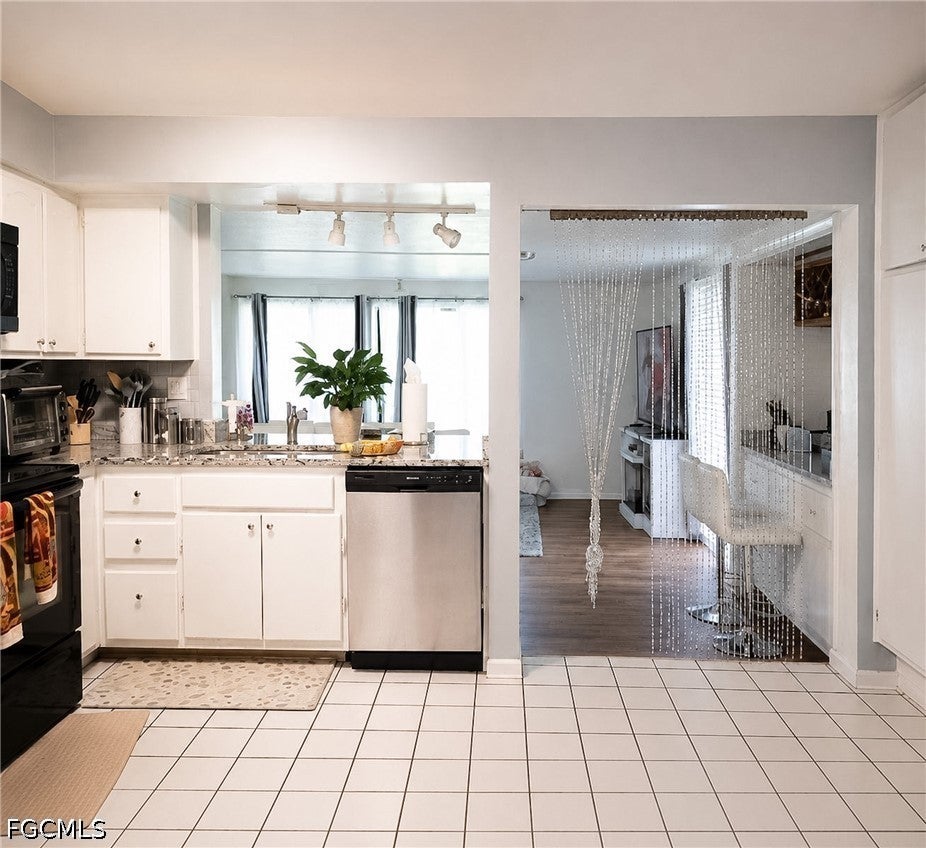 345 SE 47 Terrace, Cape Coral, FL 33904 photo