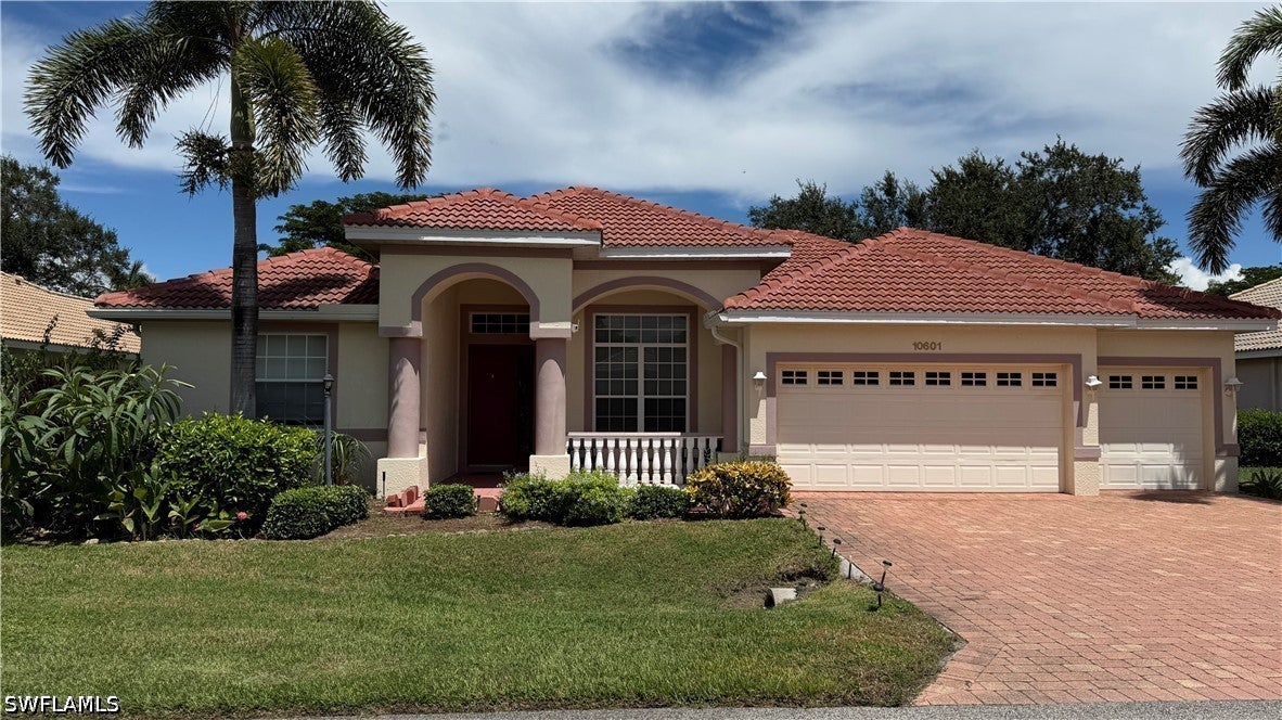 10601 Sir Michaels Place Dr, Bonita Springs, FL 34135