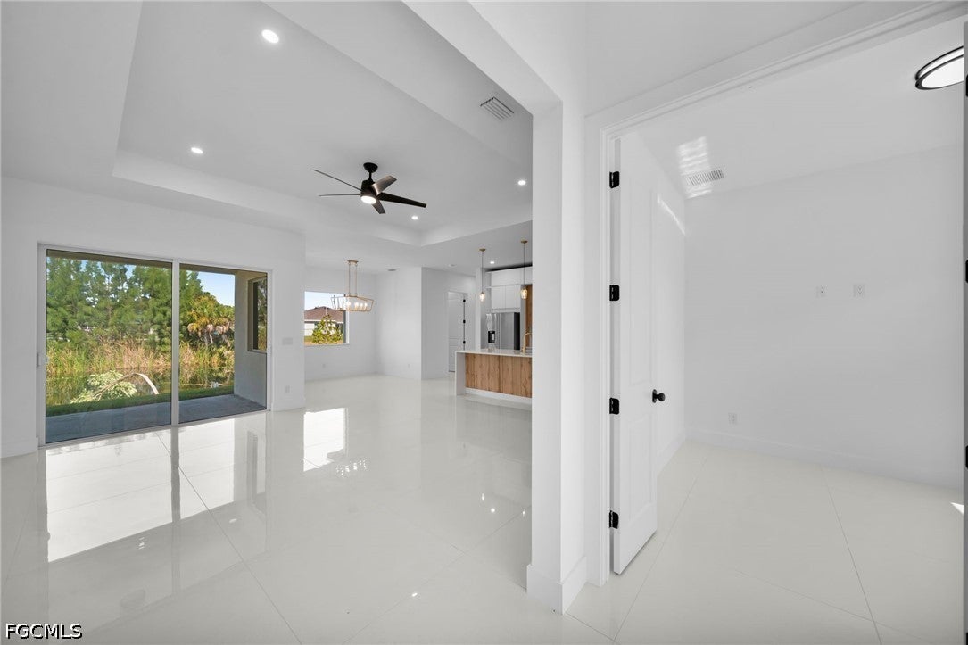 3338 NE 9 Pl, Cape Coral, FL 33909 photo
