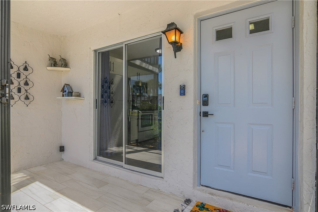 4073 Northlight Dr, Naples, FL 34112