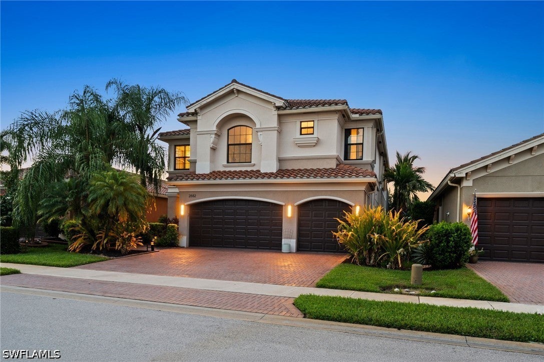 2882 Cinnamon Bay Cir, Naples, FL 34119
