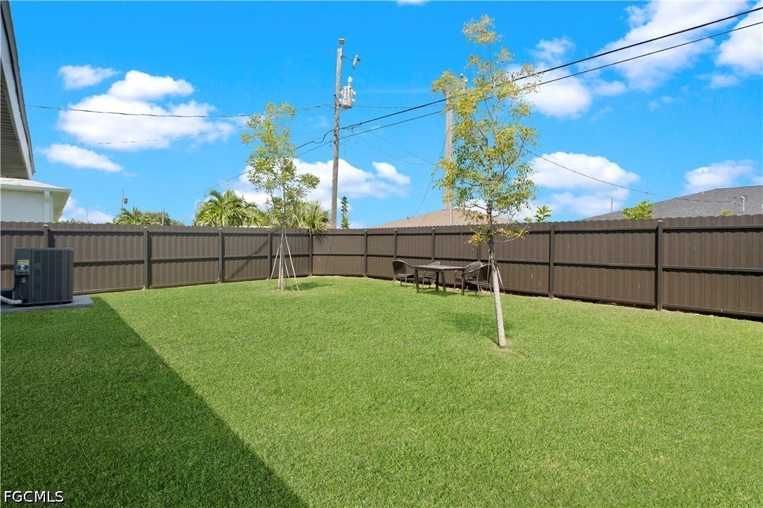 2917 SW Santa Barbara Pl, Cape Coral, FL 33914 photo