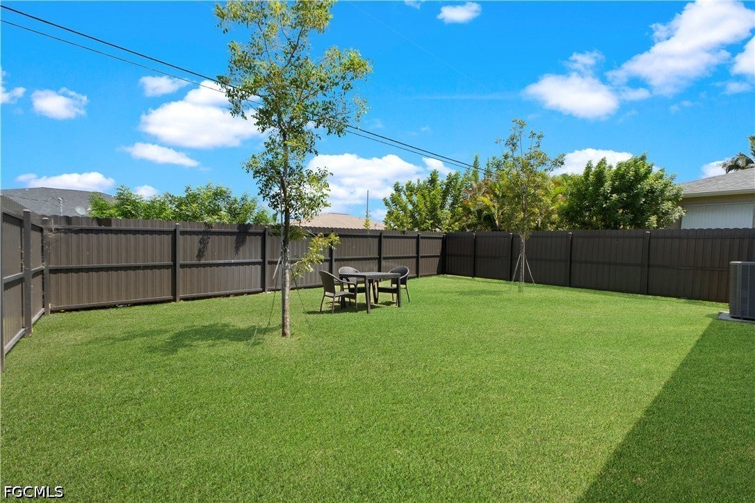 2917 SW Santa Barbara Pl, Cape Coral, FL 33914 photo