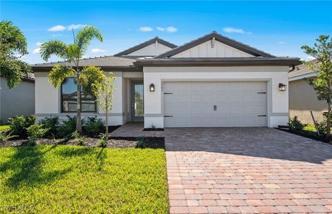 Single Family Residence in Alva FL 3999 Sweet Alyssum Terrace.jpg