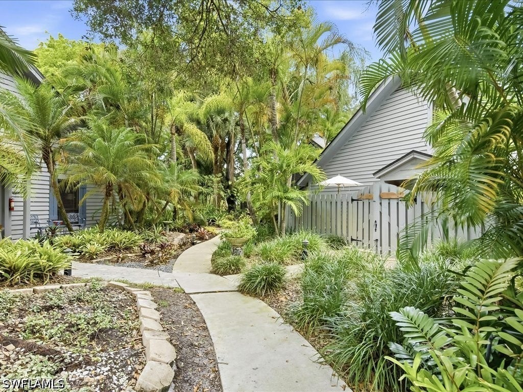 1337 Solana Rd, Naples, FL 34103