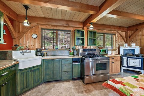 Single Family Residence in Klamath Falls OR 28925 Rocky Point Road 13.jpg