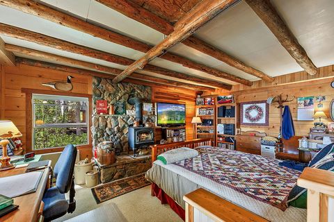 Single Family Residence in Klamath Falls OR 28925 Rocky Point Road 20.jpg