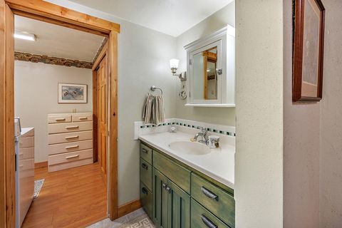Single Family Residence in Klamath Falls OR 28925 Rocky Point Road 23.jpg