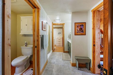 Single Family Residence in Klamath Falls OR 28925 Rocky Point Road 21.jpg