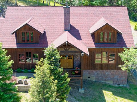 Single Family Residence in Gold Hill OR 2611 Foots Creek Left Fork Road.jpg