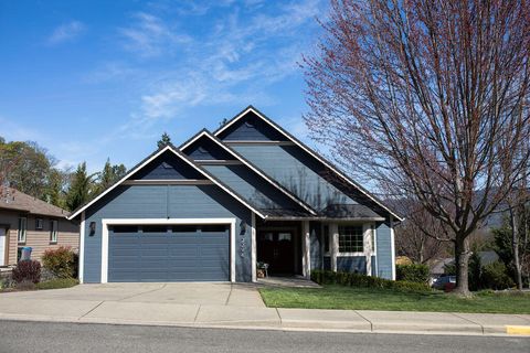 Single Family Residence in Grants Pass OR 2294 SE Wyndham Way.jpg