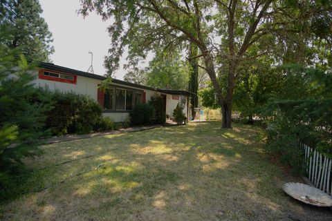 Manufactured On Land in Gold Hill OR 11693 Old Stage Road.jpg