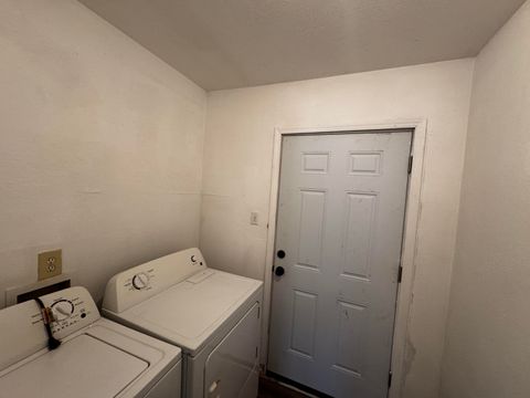 Single Family Residence in Klamath Falls OR 128 Hillside Avenue 11.jpg